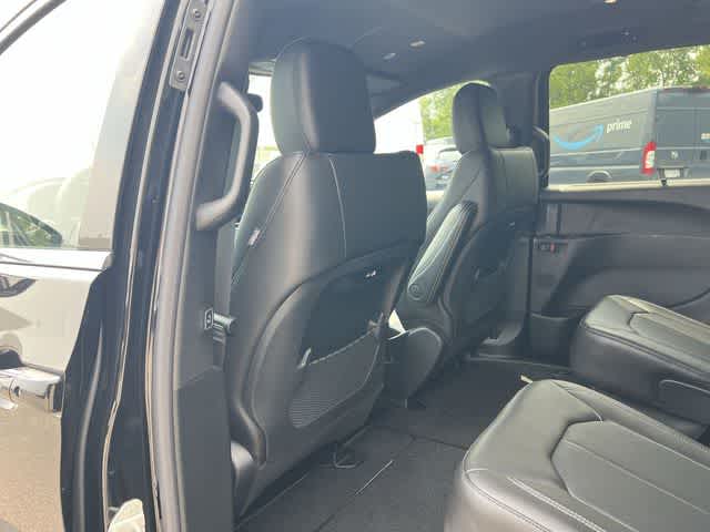 2027 Chrysler Pacifica PACIFICA SELECT AWD