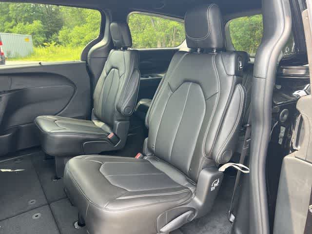2027 Chrysler Pacifica PACIFICA SELECT AWD