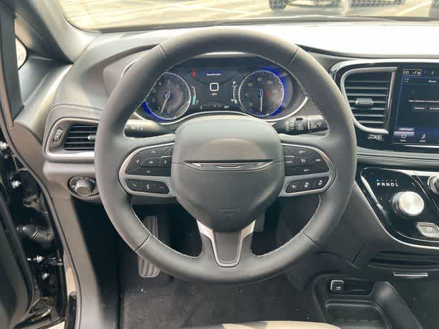 2027 Chrysler Pacifica PACIFICA SELECT AWD
