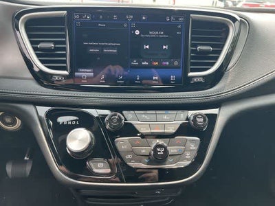 2027 Chrysler Pacifica PACIFICA SELECT AWD