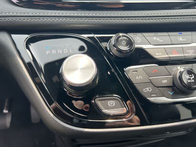 2027 Chrysler Pacifica PACIFICA SELECT AWD