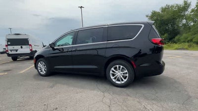 2027 Chrysler Pacifica PACIFICA SELECT AWD