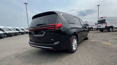 2027 Chrysler Pacifica PACIFICA SELECT AWD