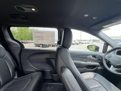 2027 Chrysler Pacifica PACIFICA SELECT AWD
