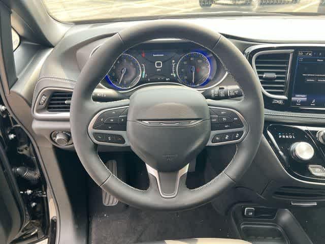 2027 Chrysler Pacifica PACIFICA SELECT AWD