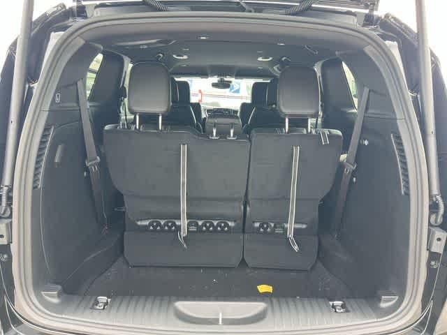 2027 Chrysler Pacifica PACIFICA SELECT AWD