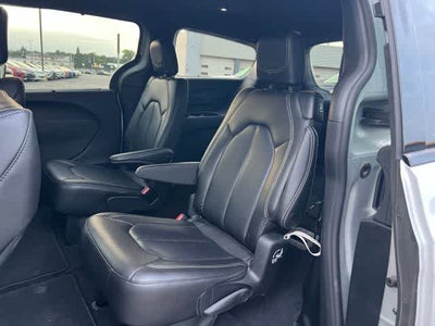 2026 Chrysler Pacifica Select AWD