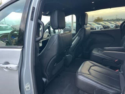 2026 Chrysler Pacifica Select AWD