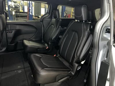 2026 Chrysler Pacifica Select AWD
