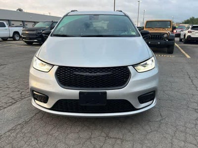 2026 Chrysler Pacifica Select AWD