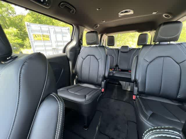2027 Chrysler Pacifica PACIFICA SELECT AWD