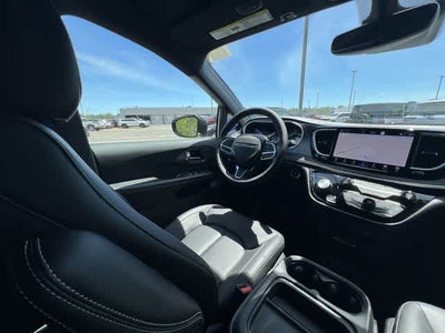 2027 Chrysler Pacifica PACIFICA SELECT AWD