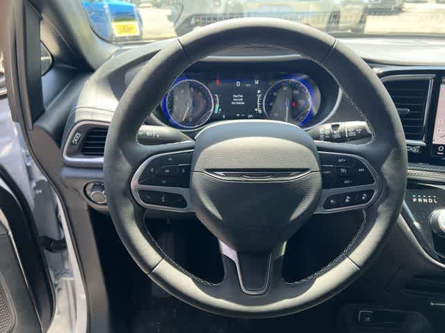 2027 Chrysler Pacifica PACIFICA SELECT AWD