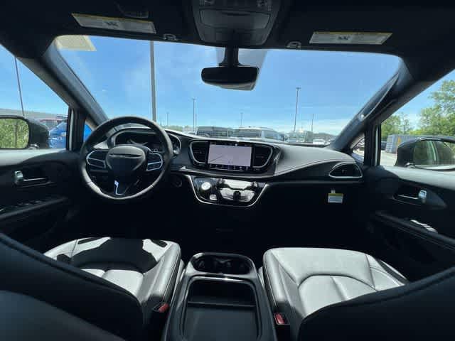 2027 Chrysler Pacifica PACIFICA SELECT AWD