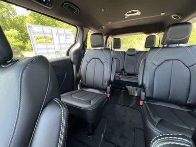 2027 Chrysler Pacifica PACIFICA SELECT AWD