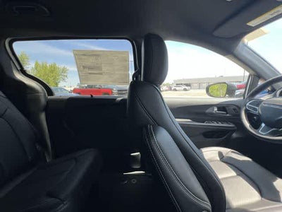 2027 Chrysler Pacifica PACIFICA SELECT AWD