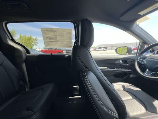 2027 Chrysler Pacifica PACIFICA SELECT AWD