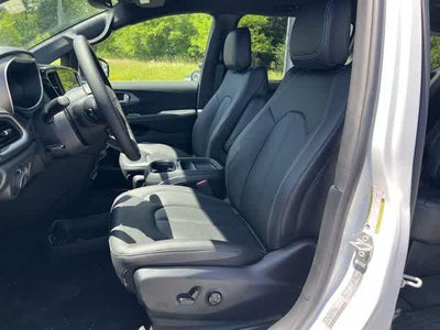 2027 Chrysler Pacifica PACIFICA SELECT AWD