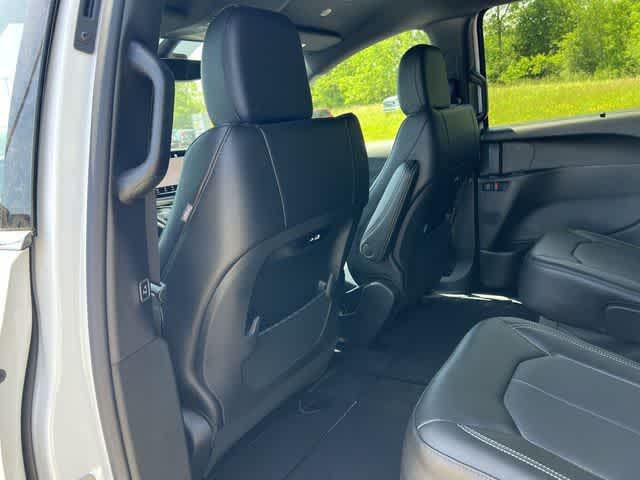 2027 Chrysler Pacifica PACIFICA SELECT AWD