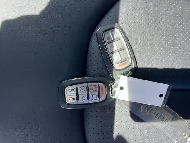 2027 Chrysler Pacifica PACIFICA SELECT AWD