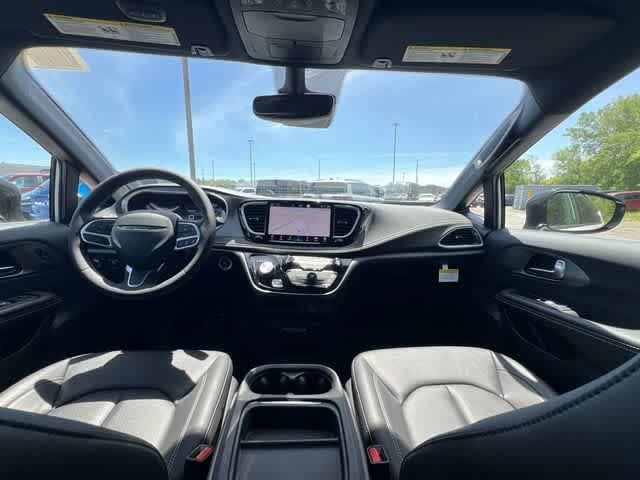 2027 Chrysler Pacifica PACIFICA SELECT AWD
