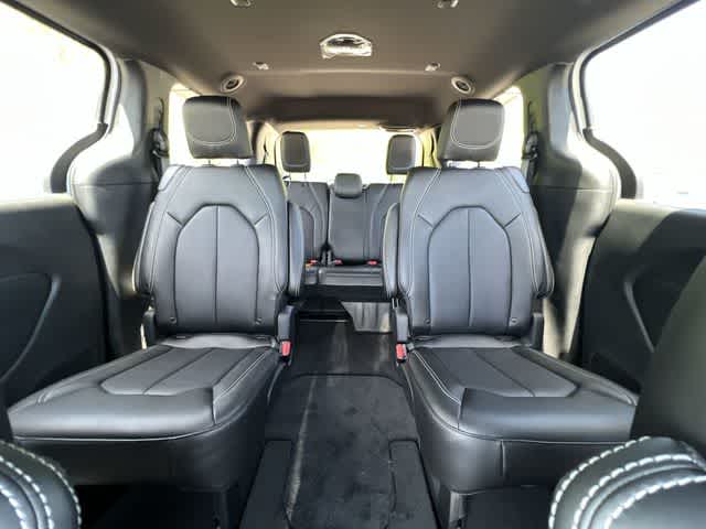 2027 Chrysler Pacifica PACIFICA SELECT AWD