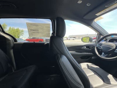 2027 Chrysler Pacifica PACIFICA SELECT AWD