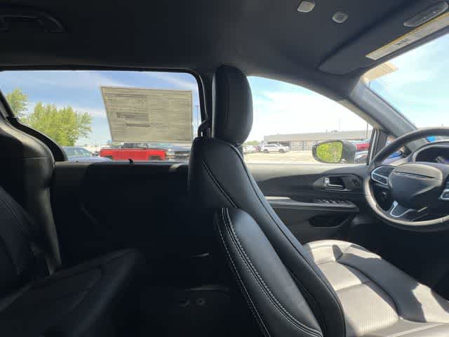 2027 Chrysler Pacifica PACIFICA SELECT AWD