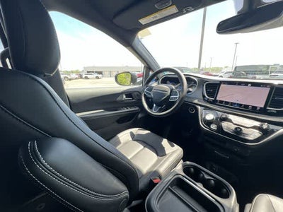 2027 Chrysler Pacifica PACIFICA SELECT AWD