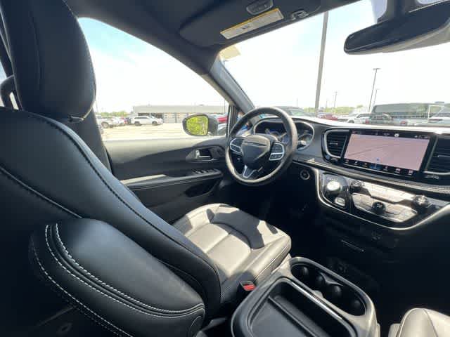 2027 Chrysler Pacifica PACIFICA SELECT AWD