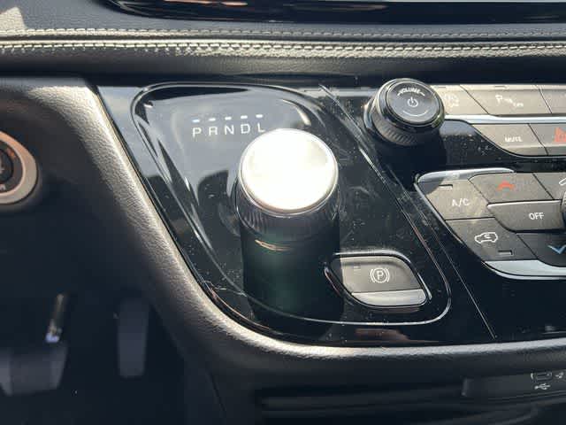 2027 Chrysler Pacifica PACIFICA SELECT AWD
