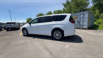 2027 Chrysler Pacifica PACIFICA SELECT AWD