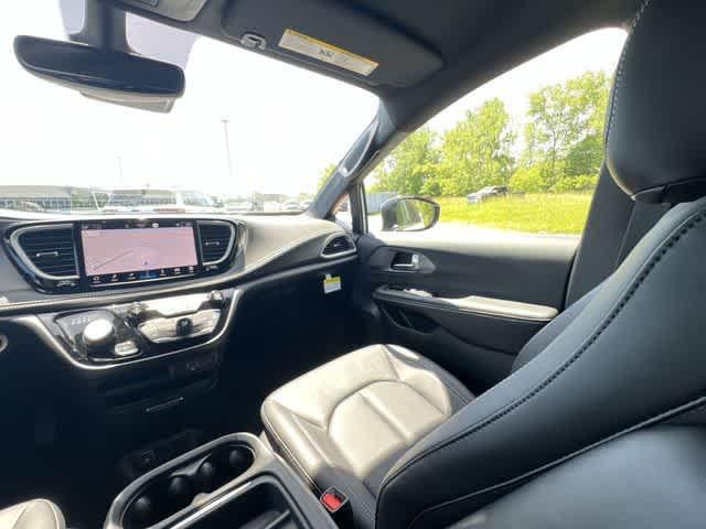 2027 Chrysler Pacifica PACIFICA SELECT AWD