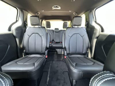 2027 Chrysler Pacifica PACIFICA SELECT AWD