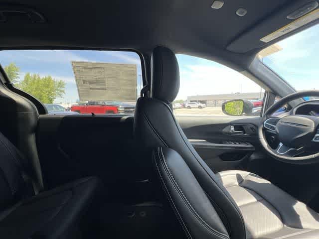 2027 Chrysler Pacifica PACIFICA SELECT AWD