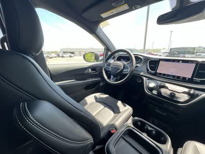 2027 Chrysler Pacifica PACIFICA SELECT AWD