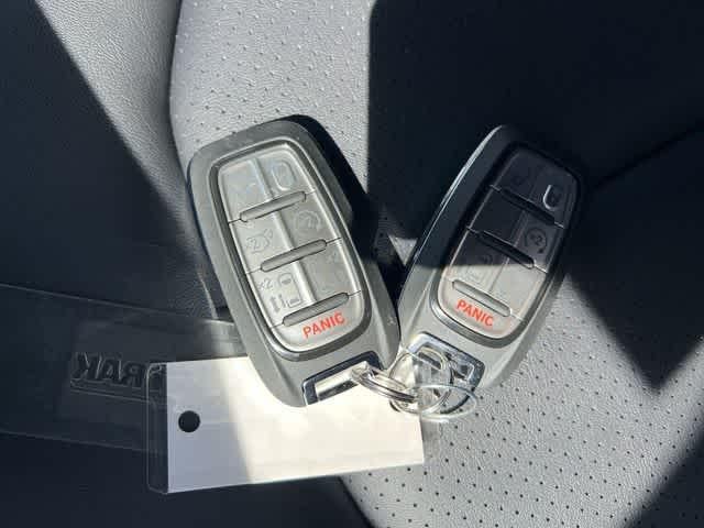 2027 Chrysler Pacifica PACIFICA SELECT AWD