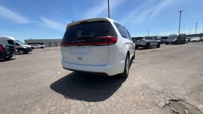 2027 Chrysler Pacifica PACIFICA SELECT AWD