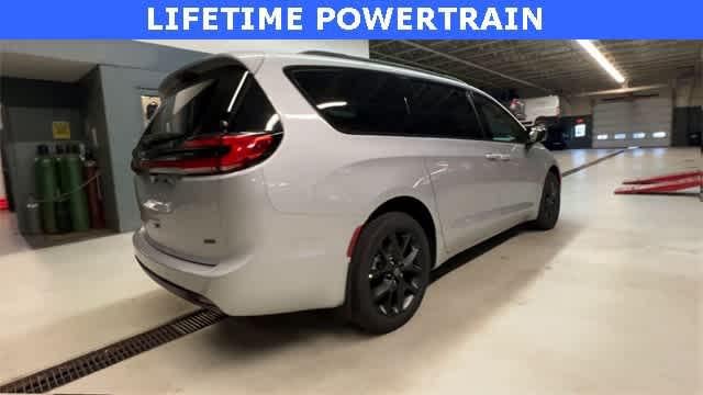 2026 Chrysler Pacifica PACIFICA SELECT AWD