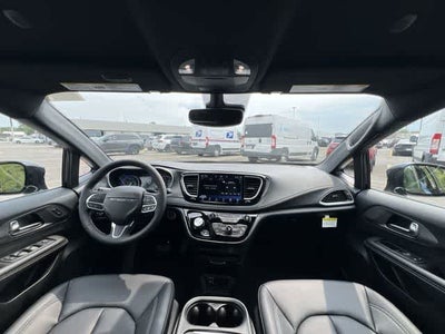 2027 Chrysler Pacifica PACIFICA SELECT AWD