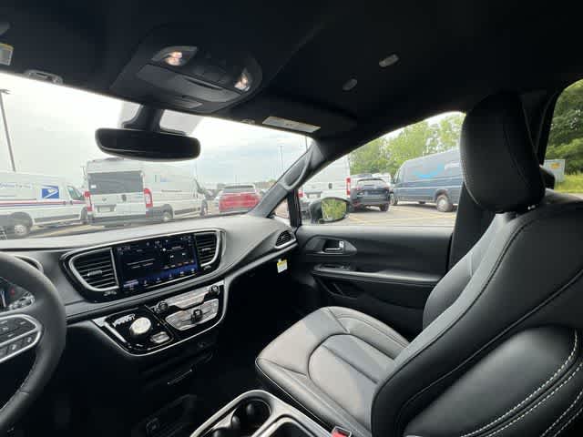 2027 Chrysler Pacifica PACIFICA SELECT AWD