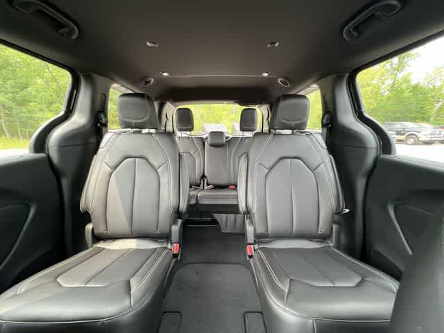 2027 Chrysler Pacifica PACIFICA SELECT AWD