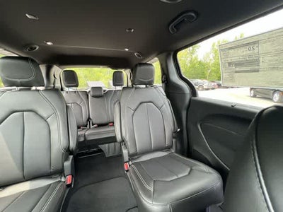 2027 Chrysler Pacifica PACIFICA SELECT AWD