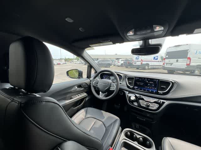 2027 Chrysler Pacifica PACIFICA SELECT AWD