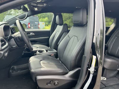 2027 Chrysler Pacifica PACIFICA SELECT AWD