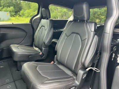 2027 Chrysler Pacifica PACIFICA SELECT AWD