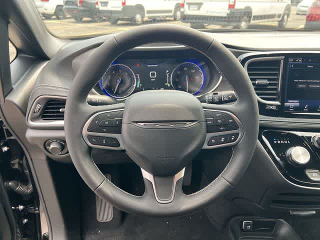 2027 Chrysler Pacifica PACIFICA SELECT AWD