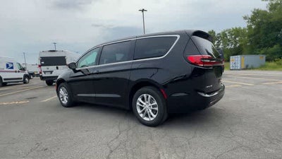 2027 Chrysler Pacifica PACIFICA SELECT AWD