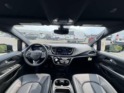 2027 Chrysler Pacifica PACIFICA SELECT AWD