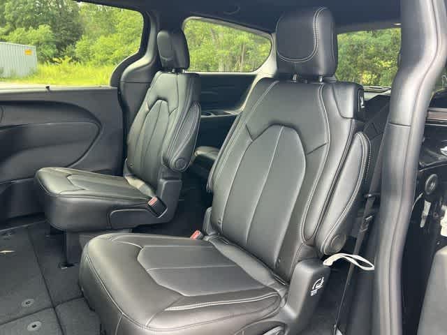 2027 Chrysler Pacifica PACIFICA SELECT AWD